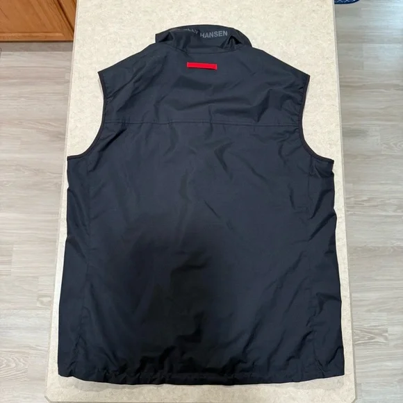Helly Hansen Black Insulated Vest for Outdoor Adventures - Picture 3 of 13
